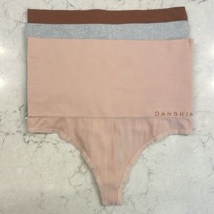 Danskin shaping and smoothing thong underwear NWOT